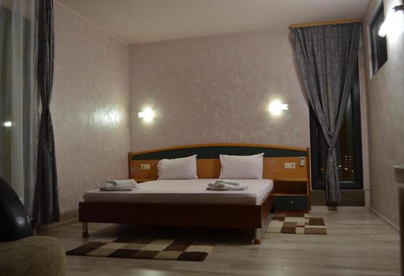 Fotos del hotel Empera:  6