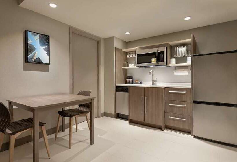 Fotos del hotel Home2 Suites By Hilton Chicago River North:  6