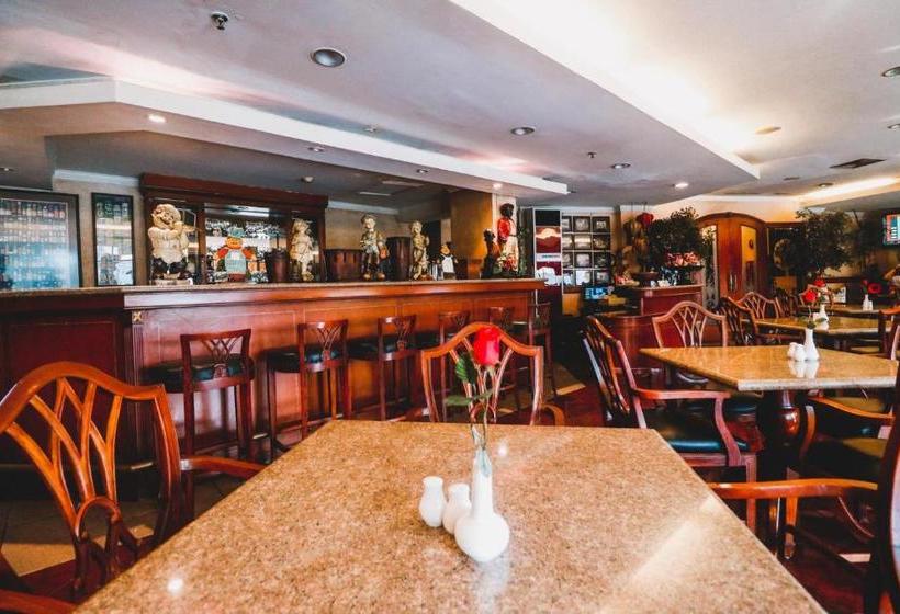 Fotos del hotel The Paragon Hotel By Reddoorz:  11