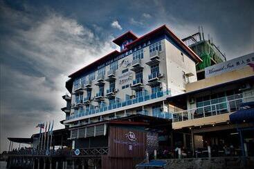 Wave View - Semporna