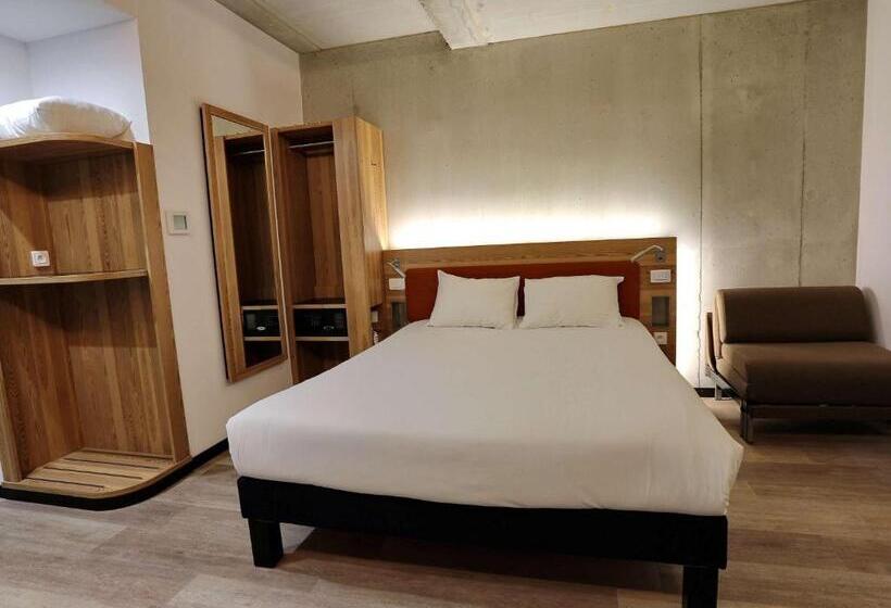 Fotos del hotel Ibis Styles Ajaccio Napoleon:  10