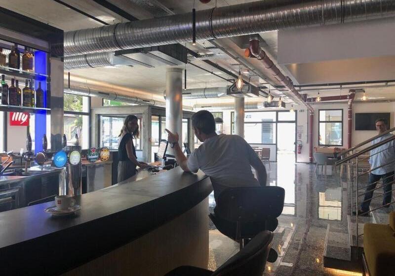 Fotos del hotel Ibis Styles Ajaccio Napoleon:  5