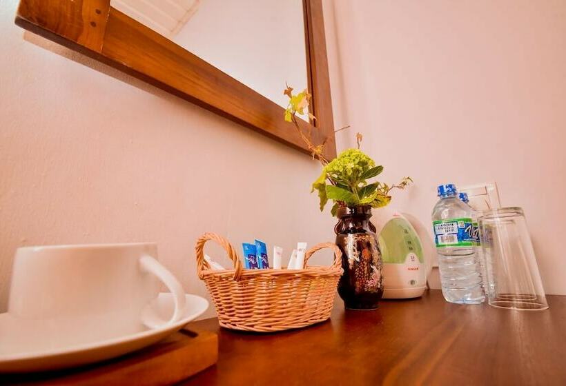 Fotos del hotel Top Terrace Cottage:  17