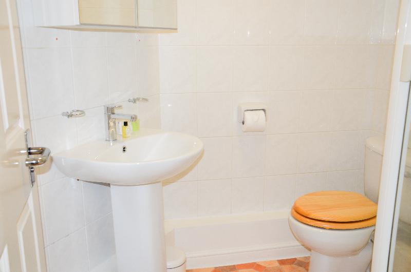 Fotos del hotel Meridian Place By Oyo Rooms:  5