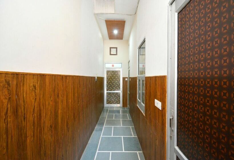 Capital O 44354 Jubilee Banjara Suites