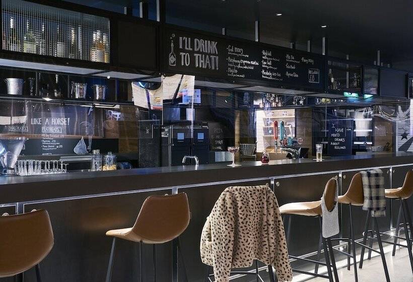 Fotos del hotel Moxy Chester:  9