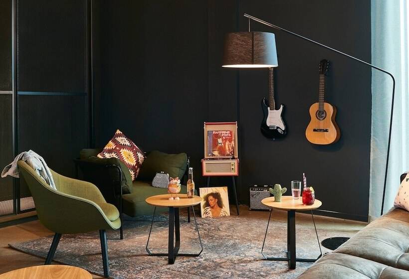 Fotos del hotel Moxy Chester:  25