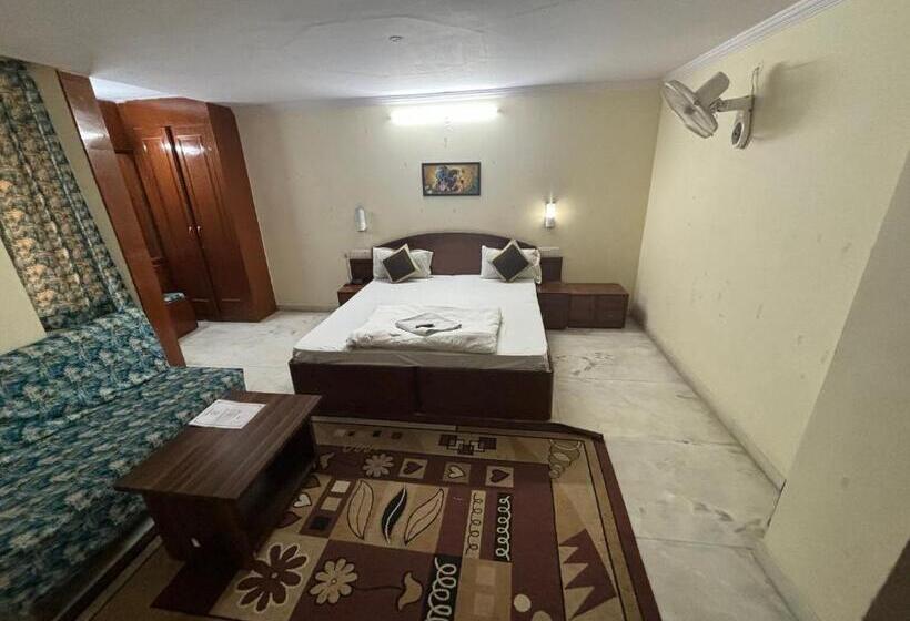 Fotos del hotel Oyo 78478  Siddhi Vinayak:  2