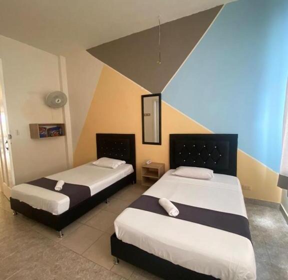 Fotos del hotel Calle Real Medellin:  5