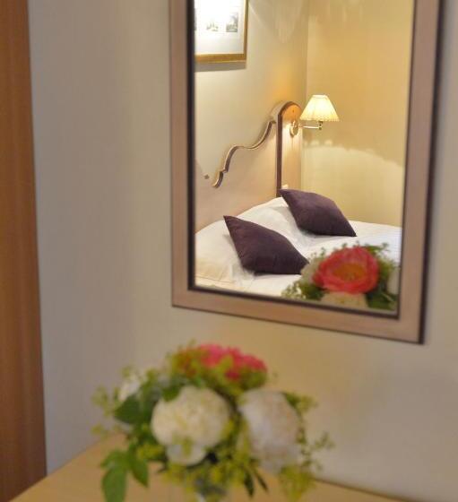 Fotos del hotel Suites Unic Renoir Saint-germain:  15