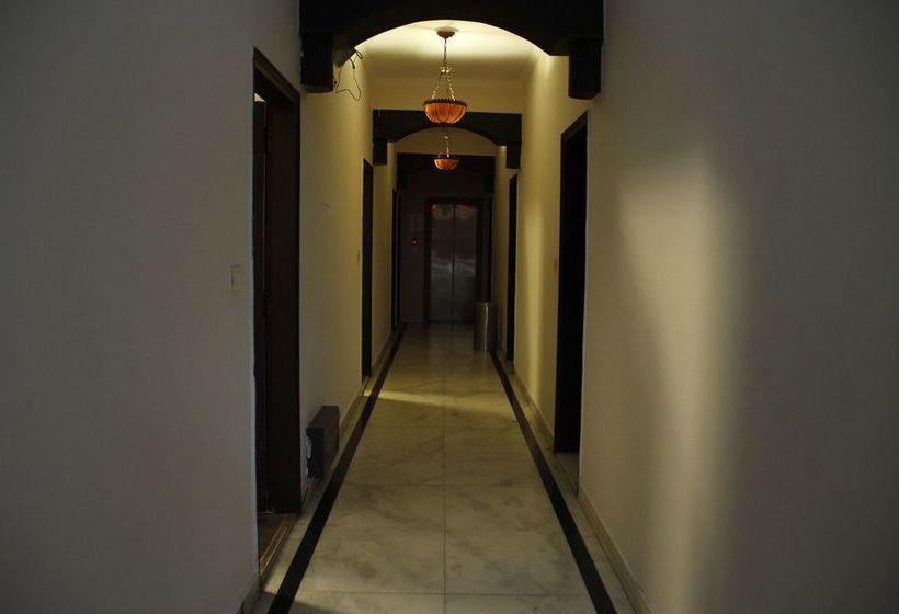 Fotos del hotel Oyo Rooms Gaffar Market 1:  7