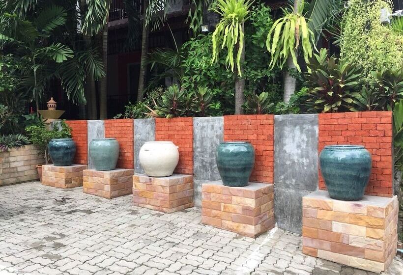 Fotos del hotel Baan Vanida Garden Resort:  2