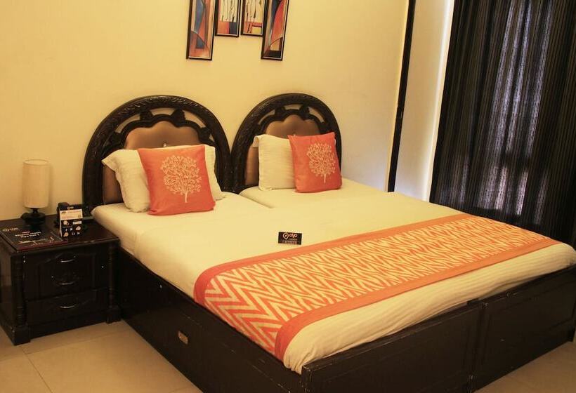 Fotos del hotel Oyo Rooms Near Akashneem Marg:  14