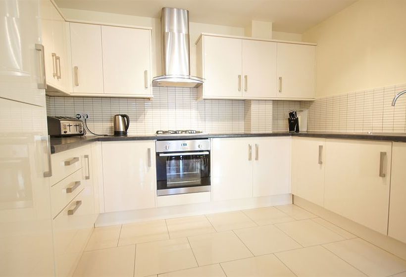 Fotos del hotel Crompton Court Apartments:  10