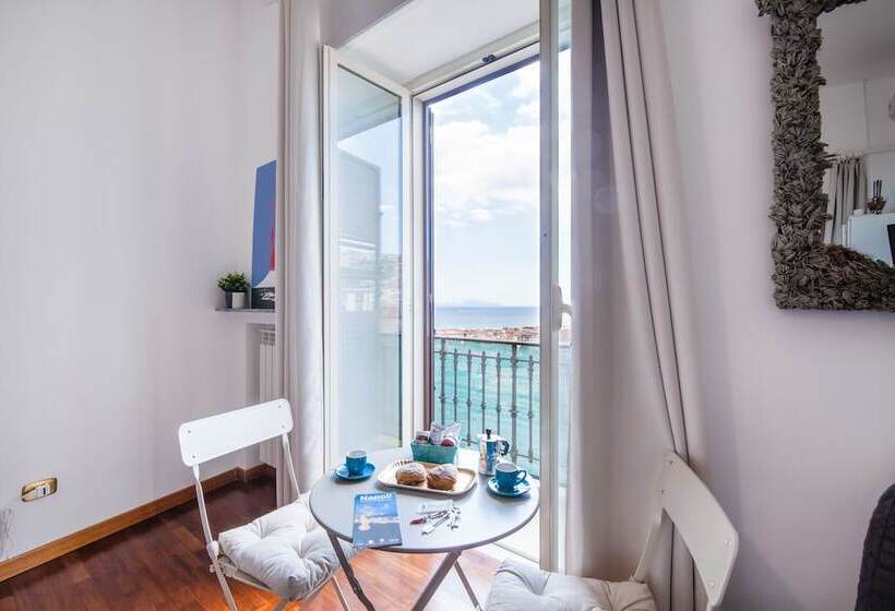 Fotos del hotel Napolicentro Mare  Sea View Rooms & Suites:  17