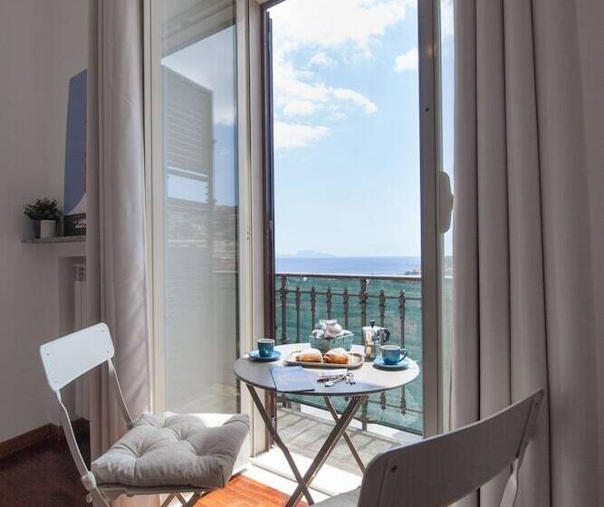 Fotos del hotel Napolicentro Mare  Sea View Rooms & Suites:  25