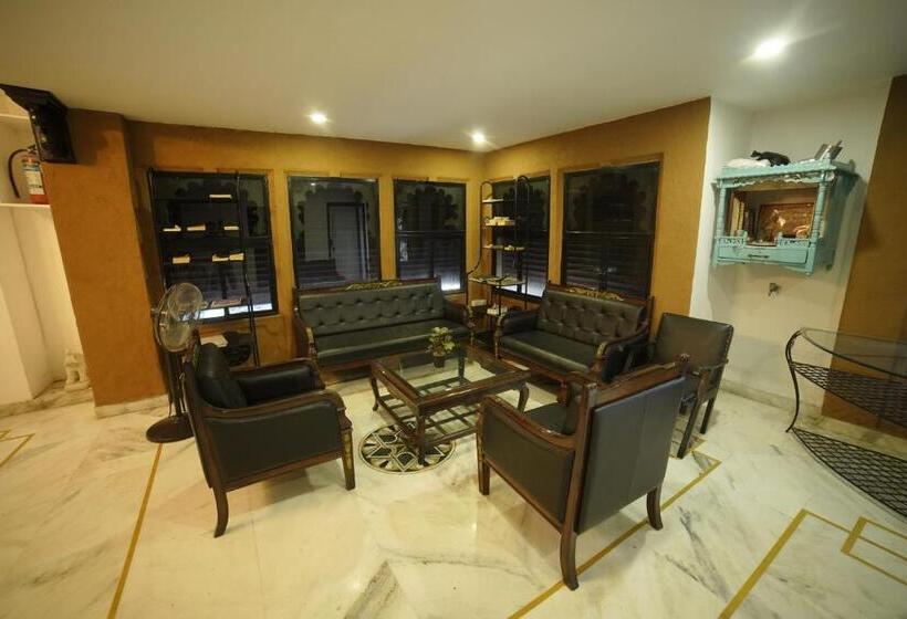 Fotos del hotel Udai Niwas  By The Lake:  23