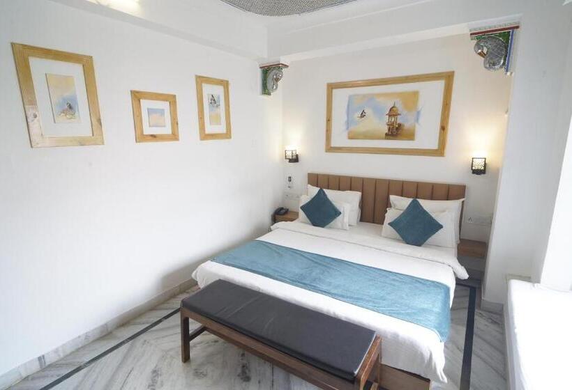 Fotos del hotel Udai Niwas  By The Lake:  18