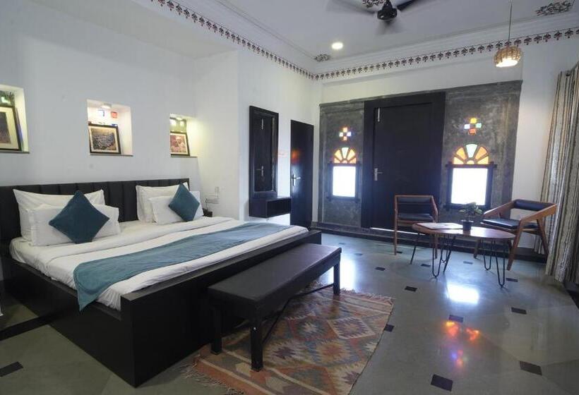 Fotos del hotel Udai Niwas  By The Lake:  11
