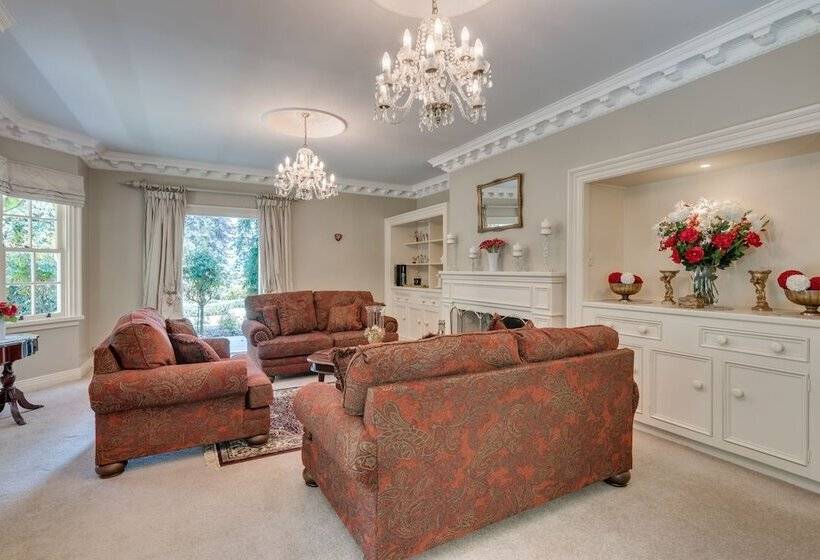 Bellevue Boutique Lodge