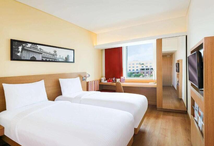 Fotos del hotel Ibis Hyderabad Hitech City:  17