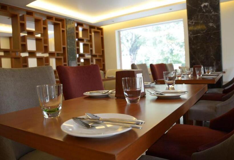 Fotos del hotel Connaught Royale Delhi:  3