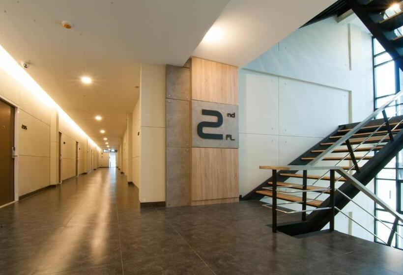 Fotos del hotel The Zenith Residence:  2