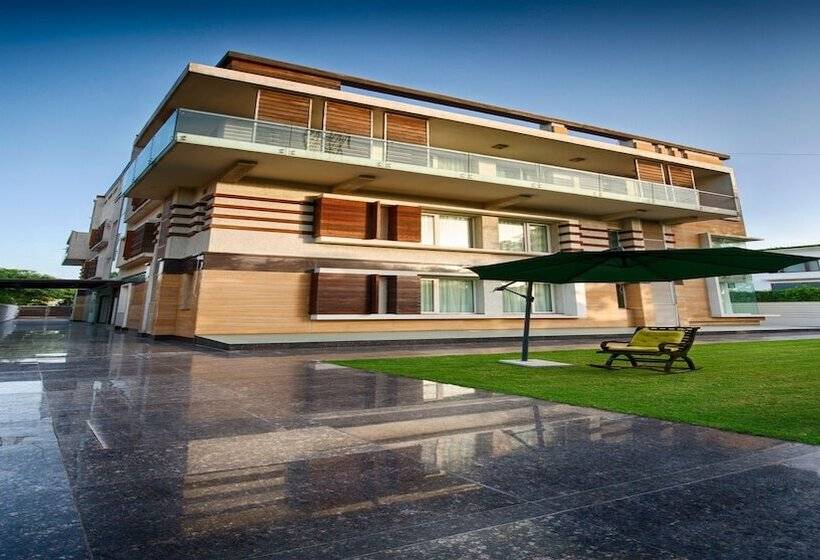 Fotos del hotel Stately Suites Golf Course Road:  11