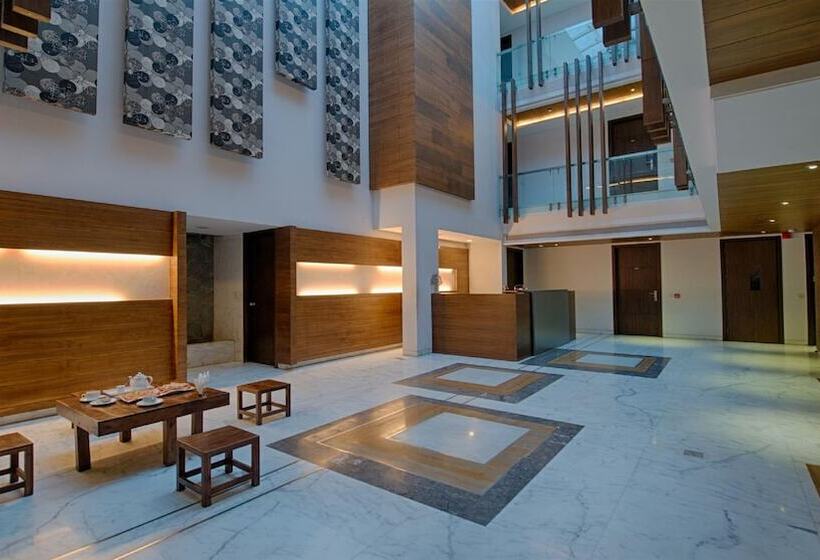 Fotos del hotel Stately Suites Golf Course Road:  5