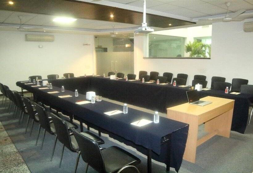 Fotos del hotel Stately Suites Golf Course Road:  7