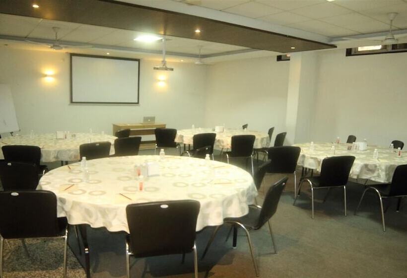 Fotos del hotel Stately Suites Golf Course Road:  15