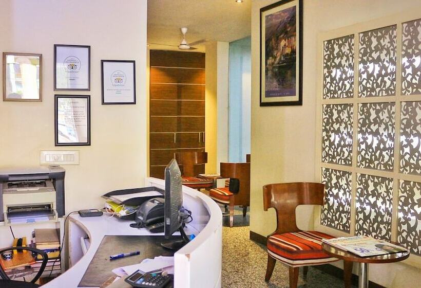 Fotos del hotel Stately Suites Golf Course Road:  25