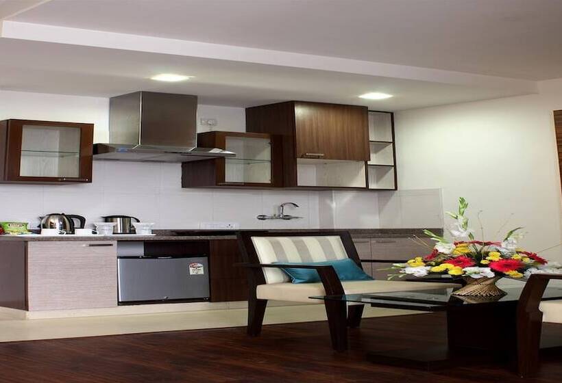 Fotos del hotel Stately Suites Golf Course Road:  9