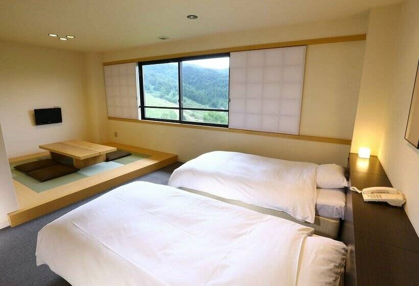 Manza Onsen Nisshinkan