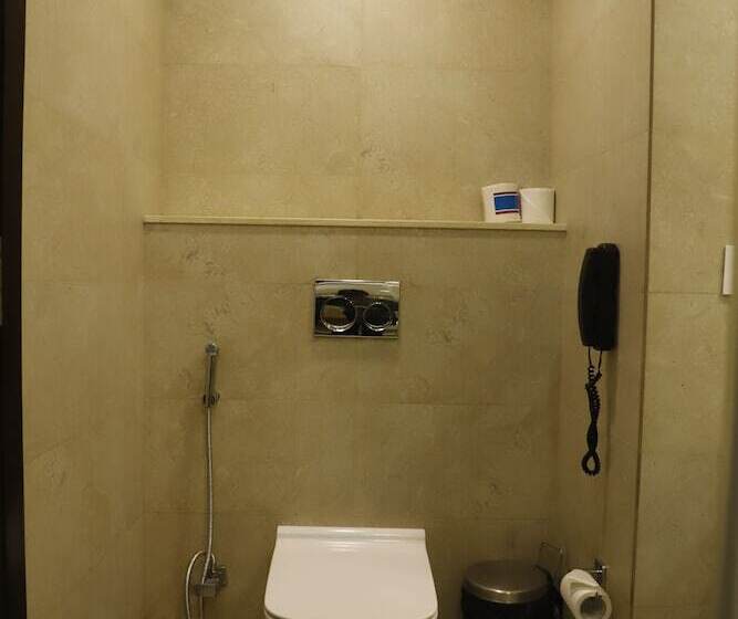 Fotos del hotel KST Sarovar Portico:  10