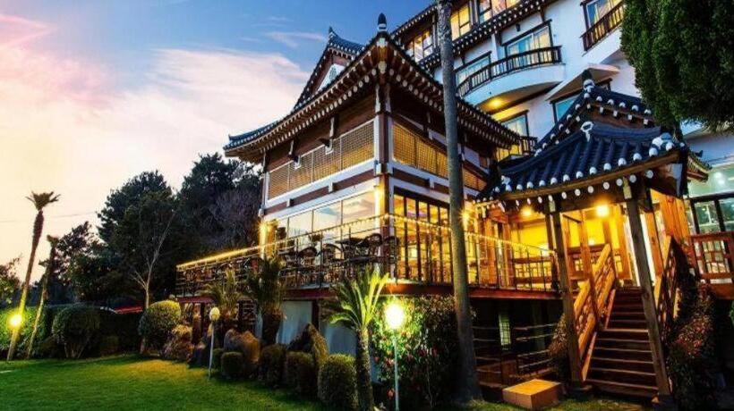 Fotos del hotel Jeju Hanok  Hallagung:  25