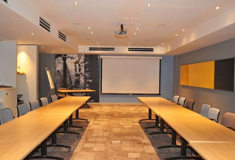 Fotos del hotel Ibis Yerevan Center:  13