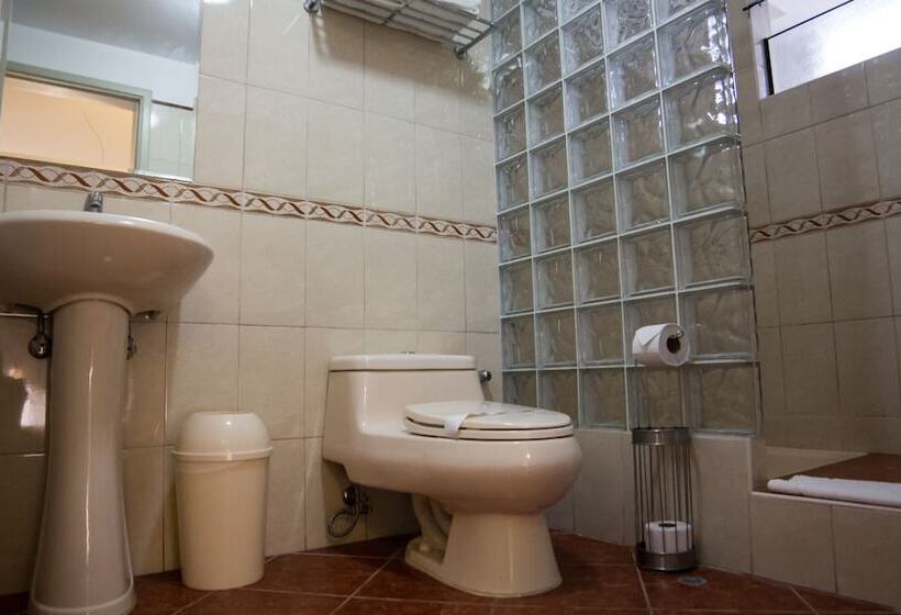 Fotos del hotel El Faro Inn:  11