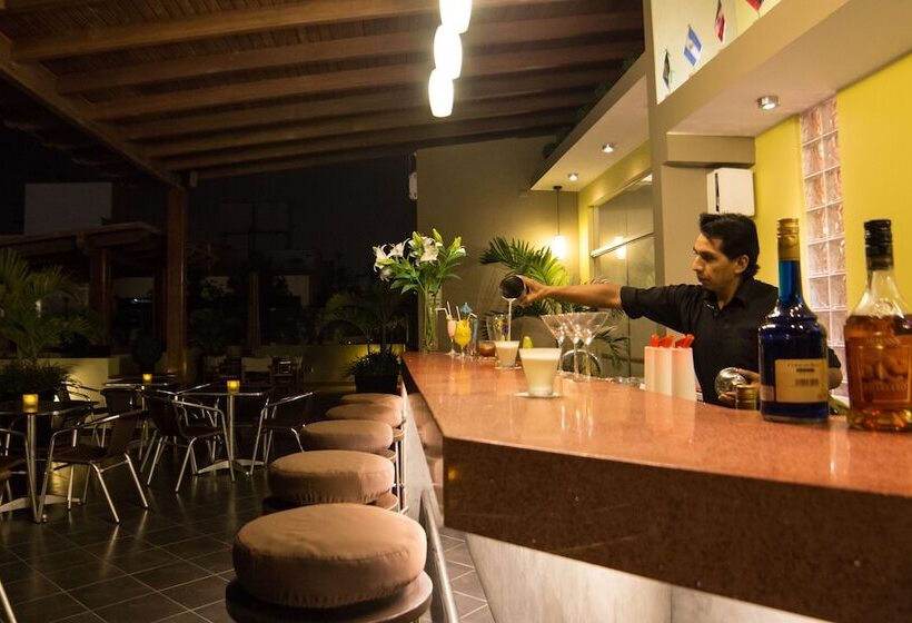 Fotos del hotel El Faro Inn:  9