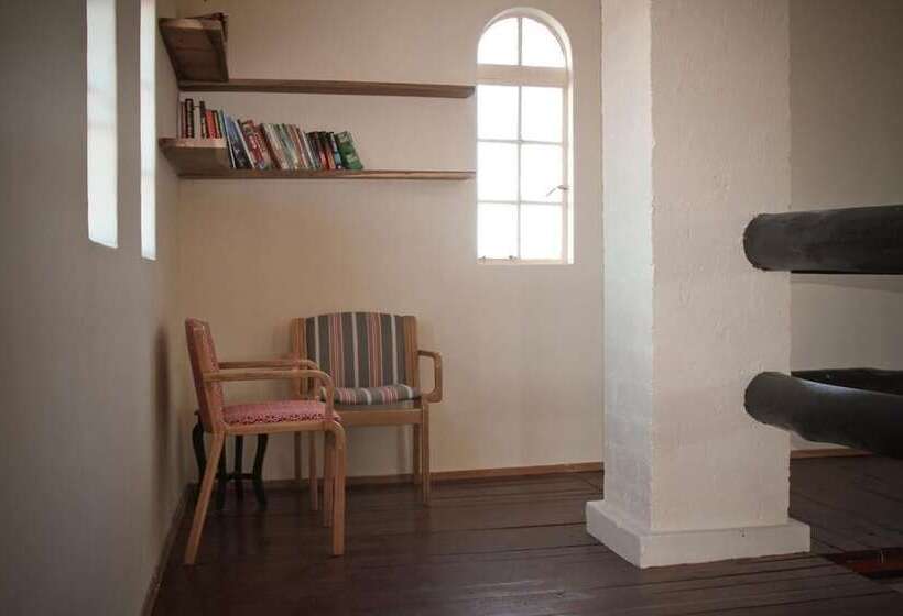 Fotos del hotel Sweet Thorn Retreat Airport Lodge:  2