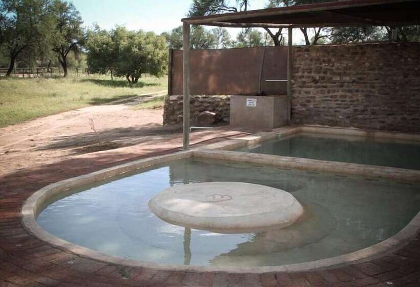 Sweet Thorn Retreat Airport Lodge