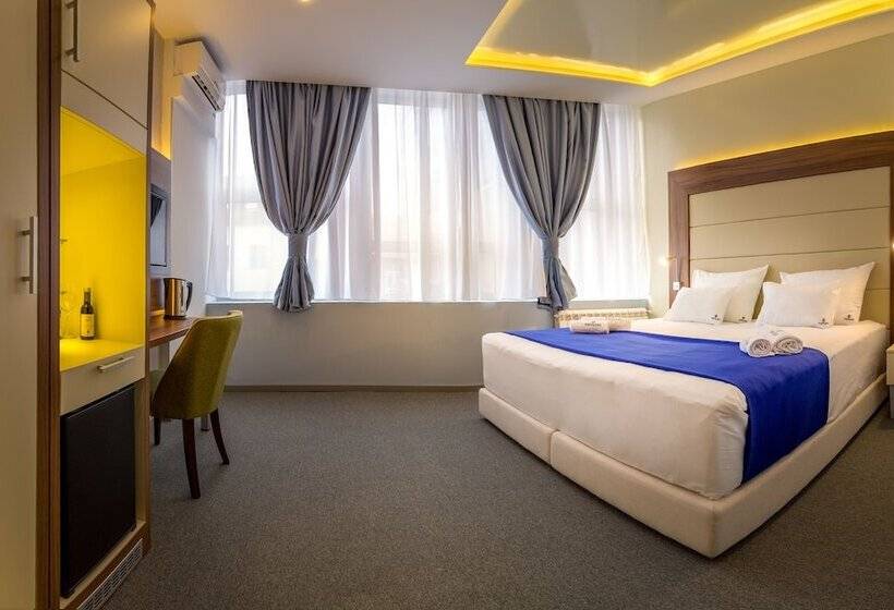 Privilege Suites By Central Park