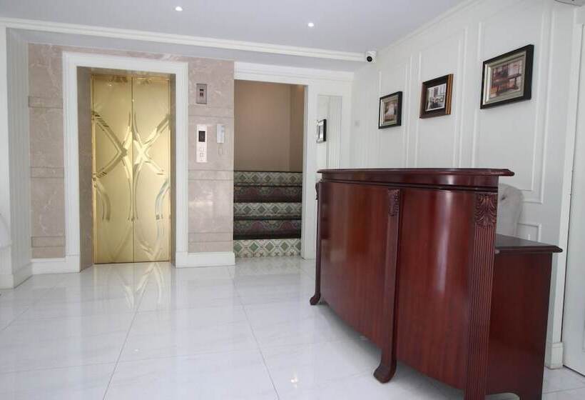 Fotos del hotel Sasha House:  5