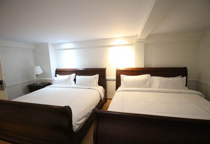 Fotos del hotel Sasha House:  10