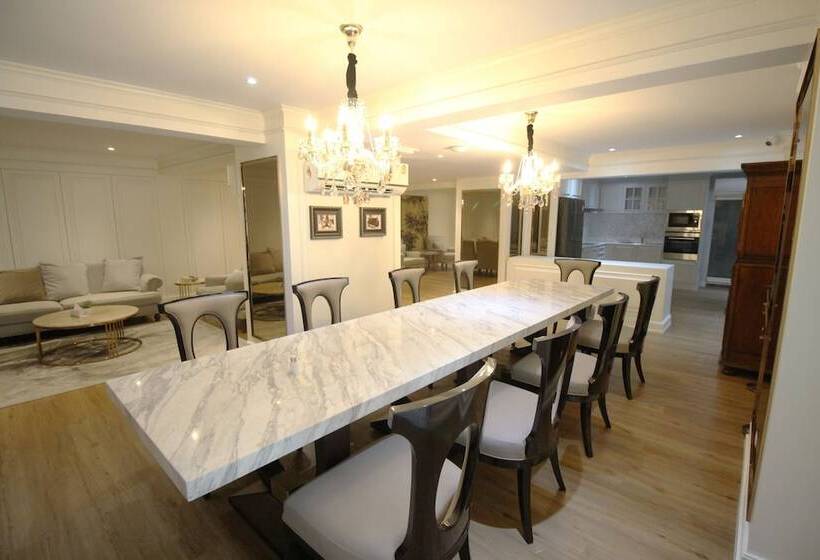 Fotos del hotel Sasha House:  16