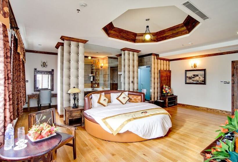 Fotos del hotel Seventeen Saloon:  2