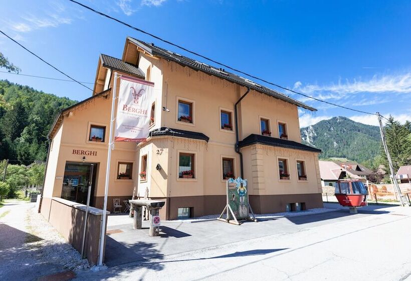 Fotos del hotel Apartment House Berghi:  23