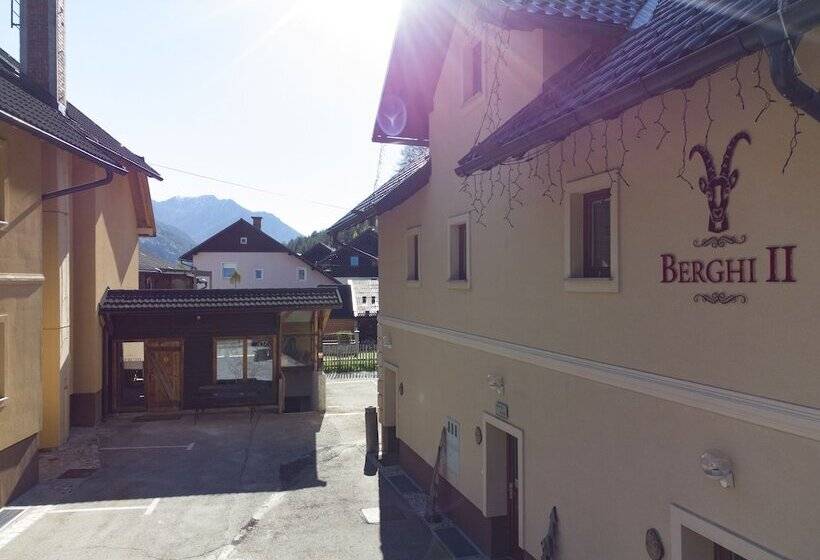 Fotos del hotel Apartment House Berghi:  25