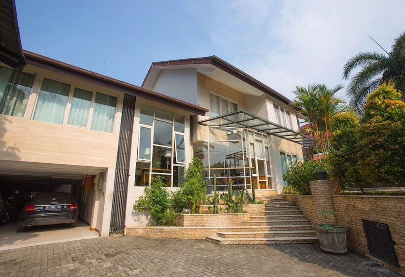 Fotos del hotel Reddoorz Cipete Selatan:  7