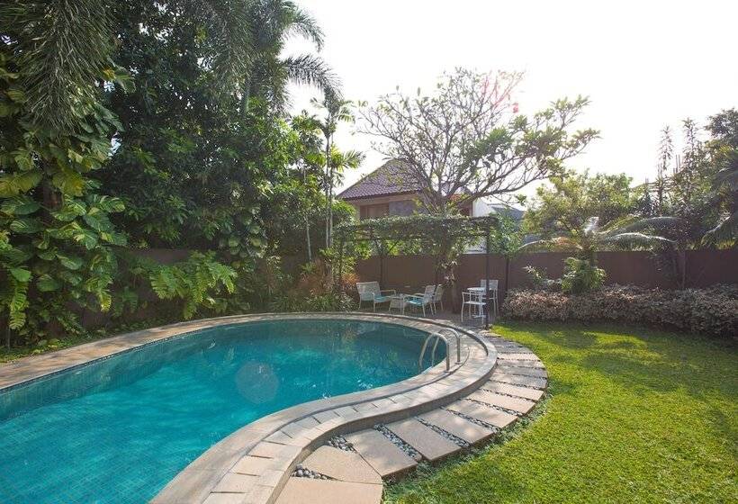 Fotos del hotel Reddoorz Cipete Selatan:  2